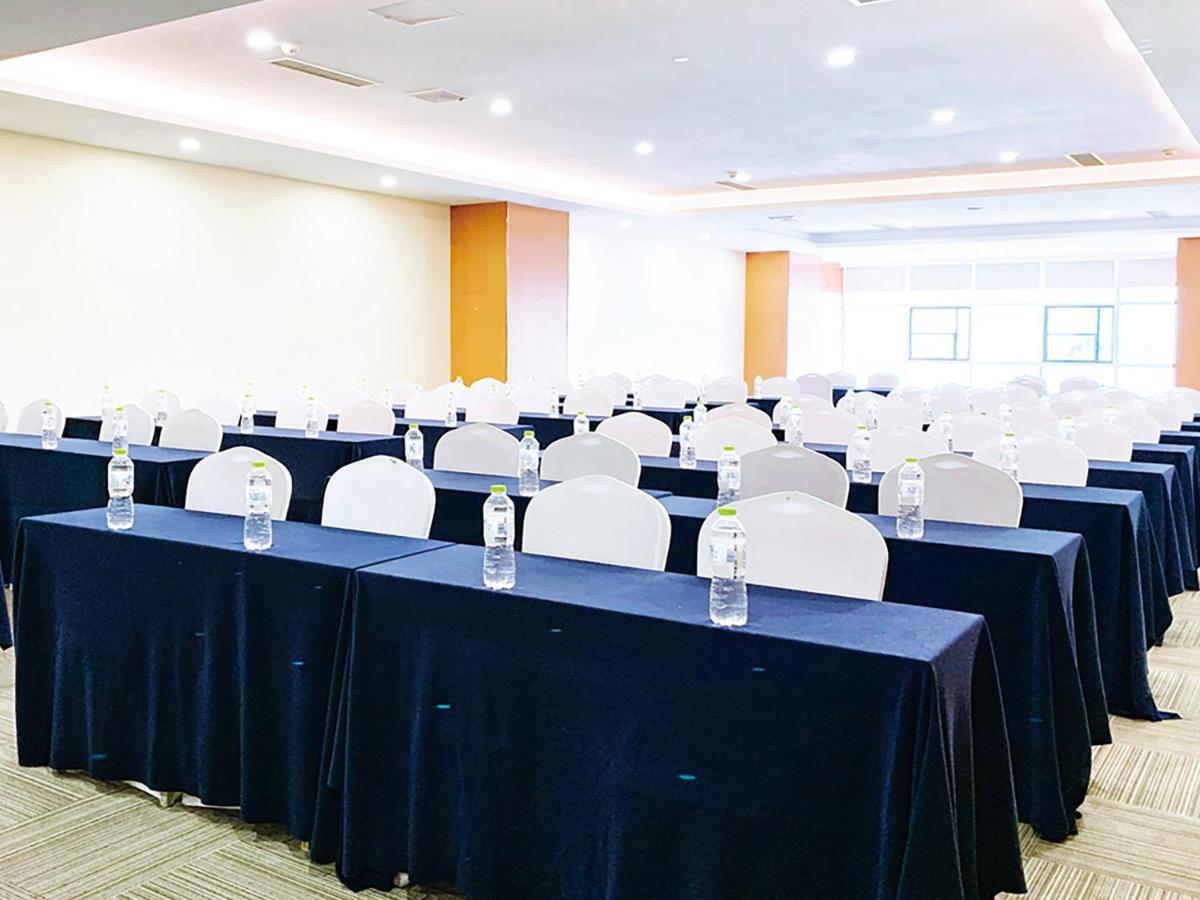 Holiday Inn Express - Jinan Exhibition Center, An Ihg Hotel Exterior photo